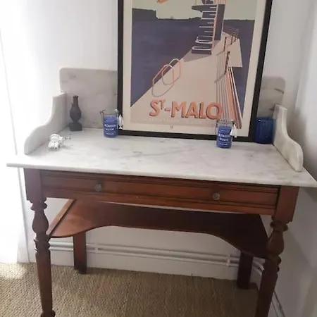 Maison 3,5km De La Et Proche Mont St Michel 펜션 *